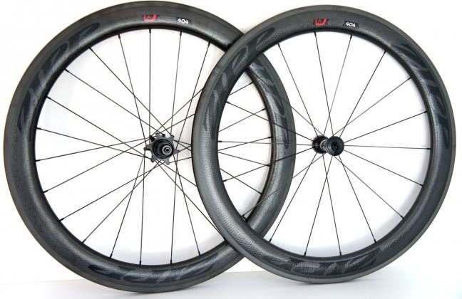 Комплект колёс Zipp 404 Firecrest Carbon Clincher, чёрные с красными элементами Black/Red